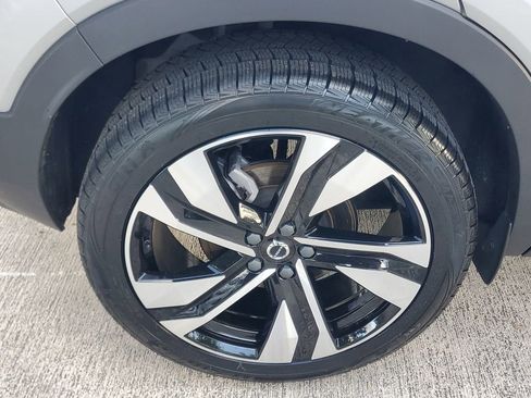 Certified 2023 Volvo XC40 B5 Ultimate w/ Protection Package Premier AWD/4WD image 7