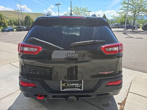 Used 2017 Jeep Cherokee Trailhawk w/ Comfort/Convenience Group AWD/4WD image 6