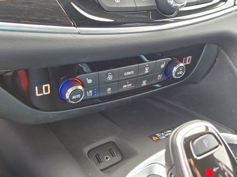 Used 2019 Buick Enclave Avenir w/ Avenir Technology Package image 30