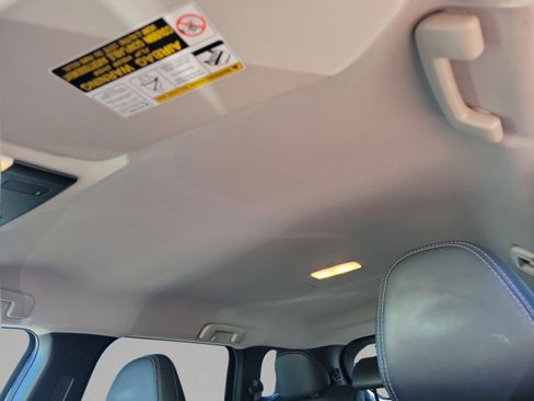 Used 2024 Mitsubishi Outlander SE image 18