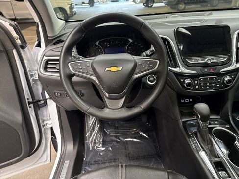 Used 2023 Chevrolet Equinox Premier image 22