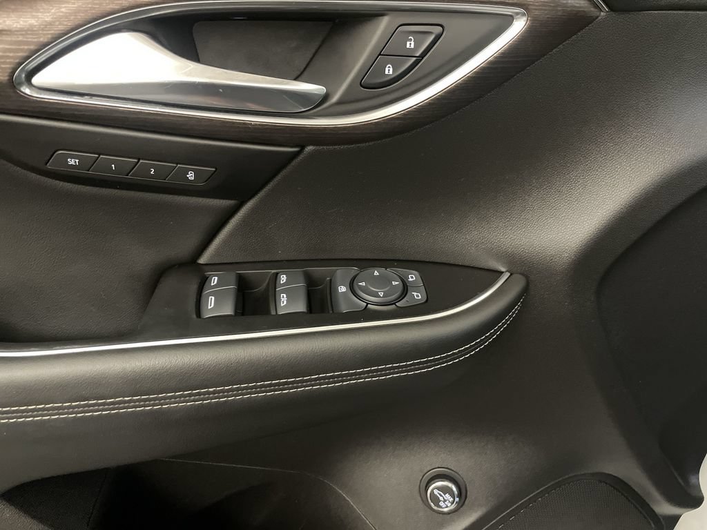 Used 2022 Buick Envision Avenir w/ Technology Package II AWD/4WD image 18