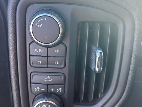 Certified 2019 Chevrolet Silverado 1500 Custom Trail Boss w/ Custom Convenience Package image 7