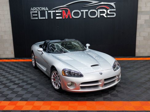 Used 2004 Dodge Viper SRT-10 image 5