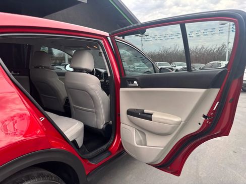 Used 2022 Kia Sportage LX image 17