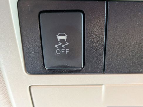 Used 2018 Toyota Tacoma SR5 image 23