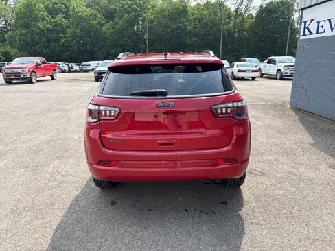 Used 2022 Jeep Compass Limited image 7