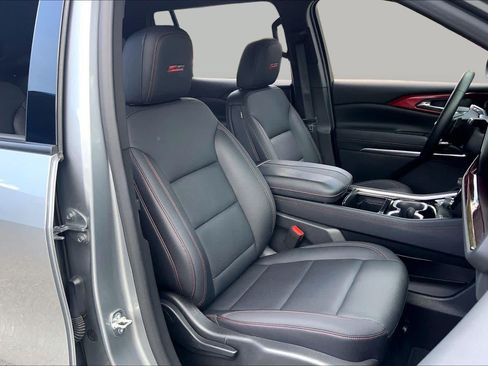 Used 2025 Chevrolet Traverse Z71 AWD/4WD image 9
