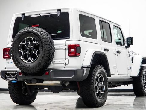 Used 2023 Jeep Wrangler Unlimited Rubicon 4xe w/ Cold Weather Group AWD/4WD image 13