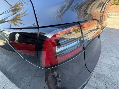 Used 2024 Tesla Model Y Long Range RWD image 24