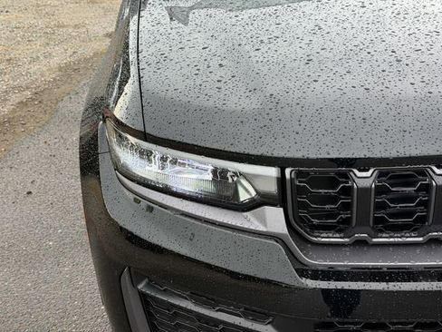 New 2026 Jeep Grand Cherokee Altitude AWD/4WD image 5