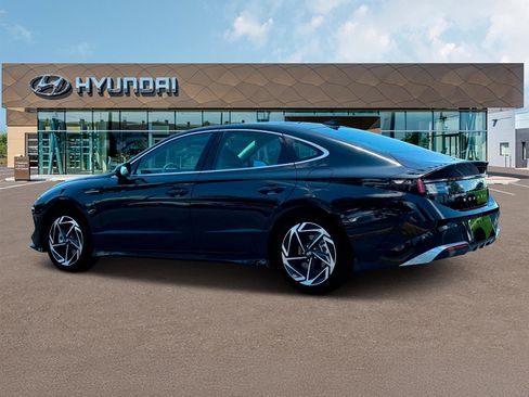 New 2024 Hyundai Sonata SEL w/ Convenience Package FWD image 4