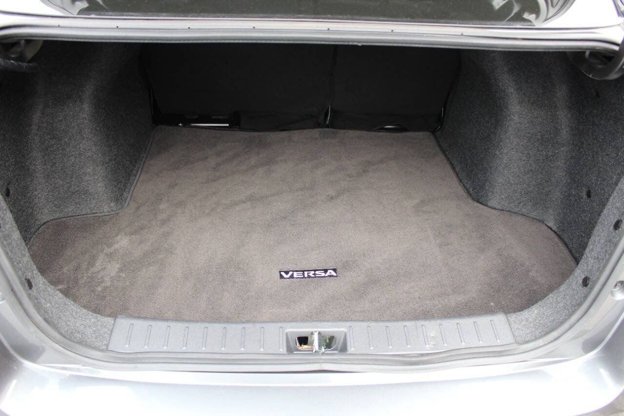 Used 2025 Nissan Versa SV FWD image 16