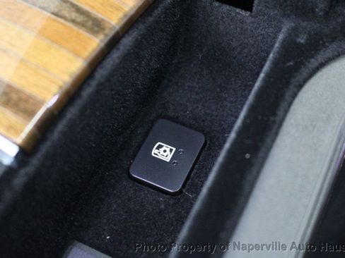 Used 2025 Cadillac Escalade ESV Sport Platinum w/ LPO, ONYX Package image 38