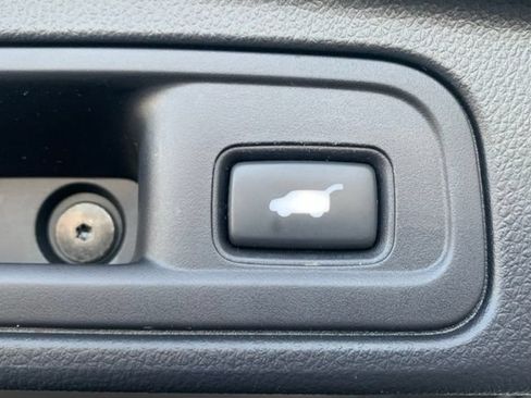 Used 2019 Honda Pilot Elite image 4