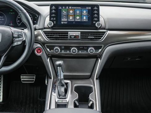 Used 2018 Honda Accord Sport image 13