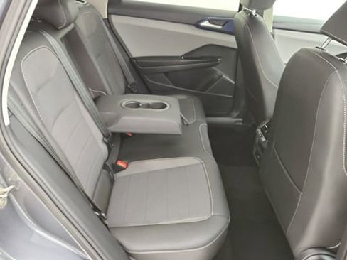 Used 2024 Volkswagen Taos SE FWD image 25