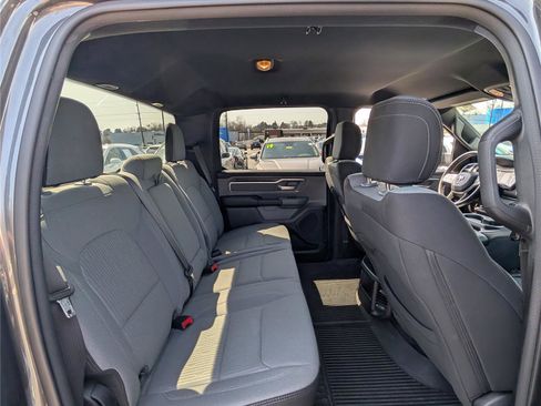 Used 2022 RAM 1500 Big Horn AWD/4WD image 12