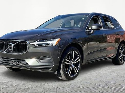 Used 2018 Volvo XC60 T5 Momentum w/ Convenience Package image 3