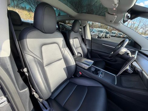 Used 2023 Tesla Model 3 Standard Range image 34