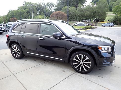 Used 2022 Mercedes-Benz GLB 250 4MATIC image 7