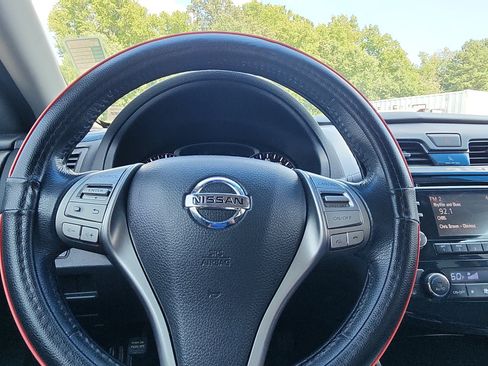 Used 2014 Nissan Altima 2.5 SV FWD image 15