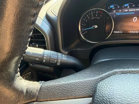 Used 2020 Ford Expedition XLT w/ Equipment Group 202A AWD/4WD image 16