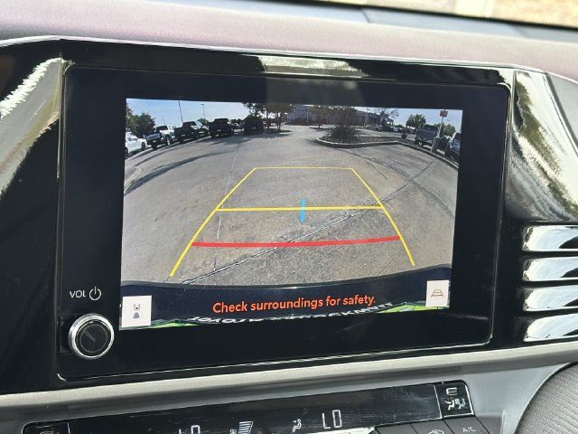 Used 2025 Toyota Camry SE w/ Convenience Package FWD image 18