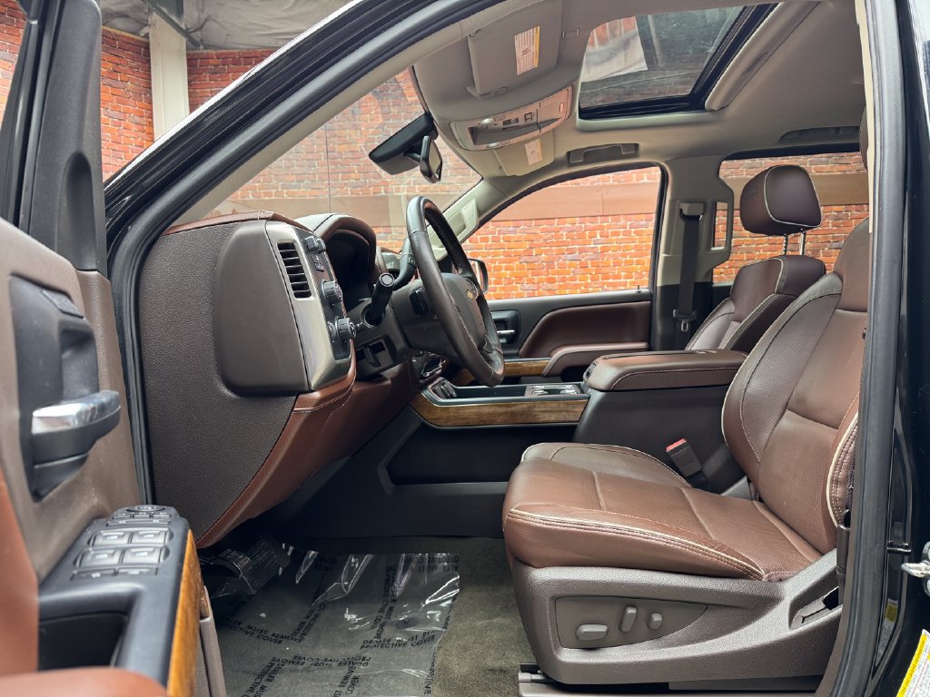 Used 2015 Chevrolet Silverado 1500 High Country w/ High Country Premium Package AWD/4WD image 23