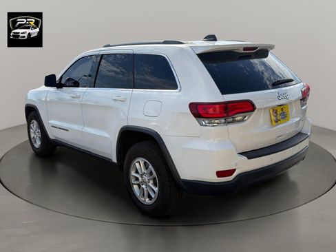 Used 2020 Jeep Grand Cherokee Laredo RWD image 3