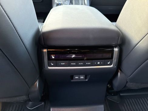 Used 2025 Lexus GX 550 image 15