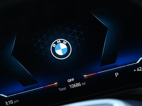 Used 2025 BMW 330i xDrive Sedan w/ Convenience Package image 25