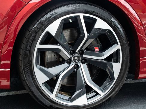 Used 2022 Audi RS Q8 w/ Carbon Optic Package AWD/4WD image 25