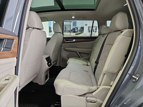 New 2026 Volkswagen Atlas SE FWD image 14