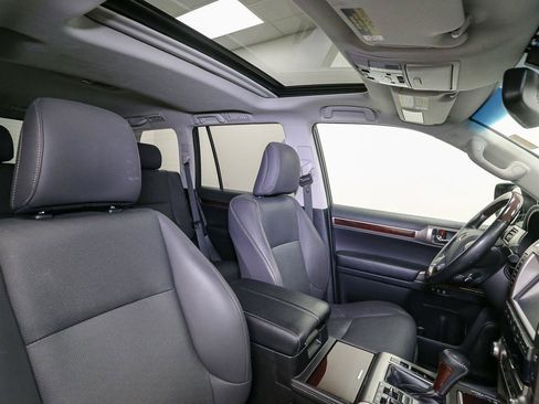 Used 2019 Lexus GX 460 Premium AWD/4WD image 17