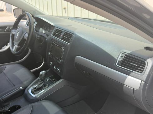 Used 2014 Volkswagen Jetta SE FWD image 17