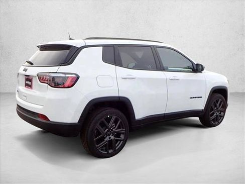 New 2026 Jeep Compass Latitude AWD/4WD image 4
