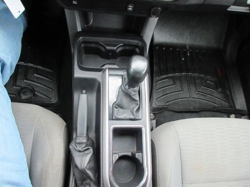 Used 2017 Toyota Tacoma SR5 image 20