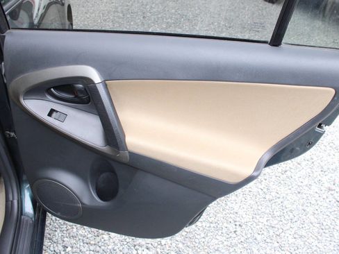 Used 2011 Toyota RAV4 4WD w/ Base L4 Extra Value Pkg image 21