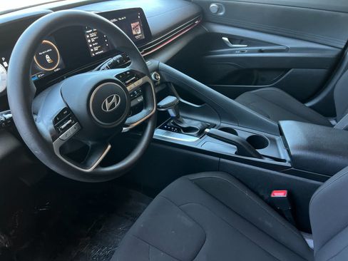 Used 2024 Hyundai Elantra SEL FWD image 12
