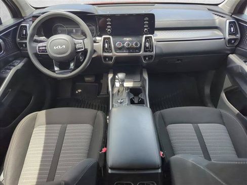 Used 2022 Kia Sorento LX FWD image 19