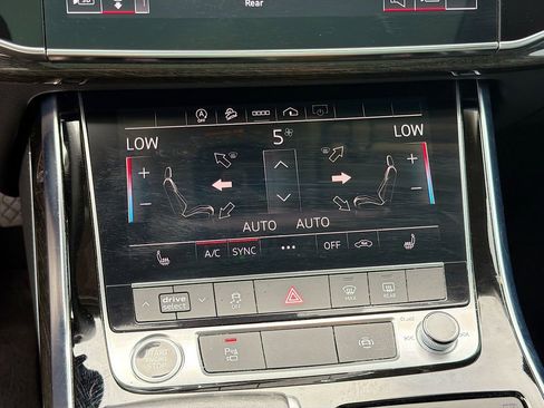 Used 2024 Audi Q7 3.0T Premium Plus AWD/4WD image 33