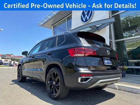 Used 2023 Volkswagen Taos SE w/ Panoramic Sunroof Package AWD/4WD image 3