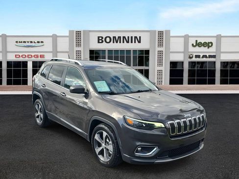 Used 2019 Jeep Cherokee Limited FWD image 2