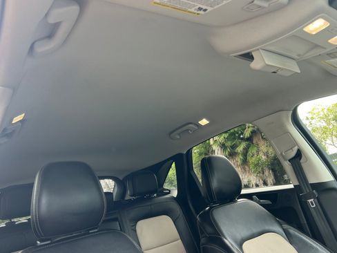 Used 2022 Ford Escape Titanium w/ Titanium Elite Package image 21