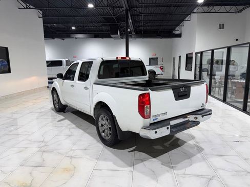 Used 2019 Nissan Frontier SL RWD image 10