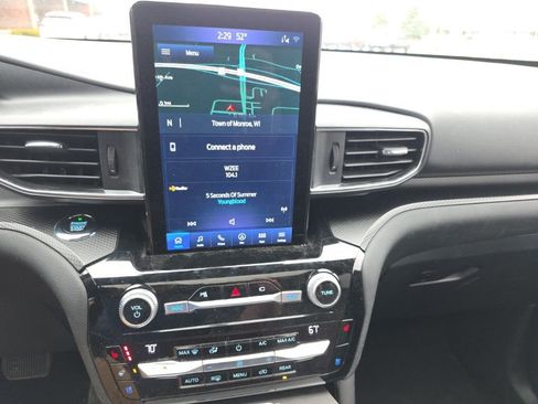 Used 2021 Ford Explorer ST w/ Equipment Group 401A image 9