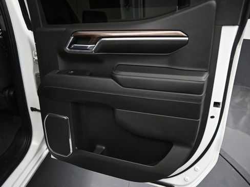 Used 2023 Chevrolet Silverado 1500 LT Trail Boss w/ Convenience Package II image 27