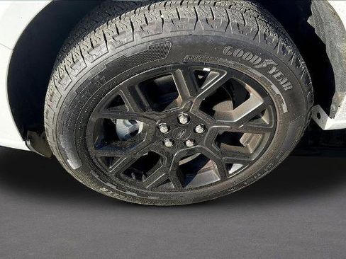 Certified 2025 Ford Maverick Lobo image 8