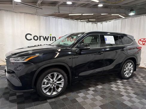 Used 2022 Toyota Highlander Limited AWD/4WD image 4
